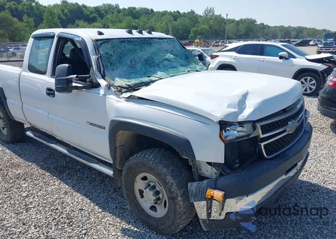 2006 Chevrolet Silverado Work Truck z USA, uszkodzony, nr VIN 1GCHK29U86E180841